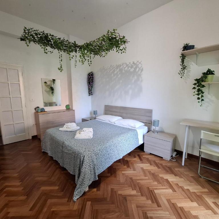 B&B Feel Salerno - Camera Matrimoniale con Bagno in Comune - 1