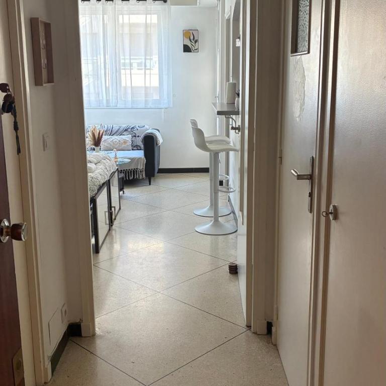 Studio lumineux avec balcon à Nice - Appartement 1 Chambre - 9