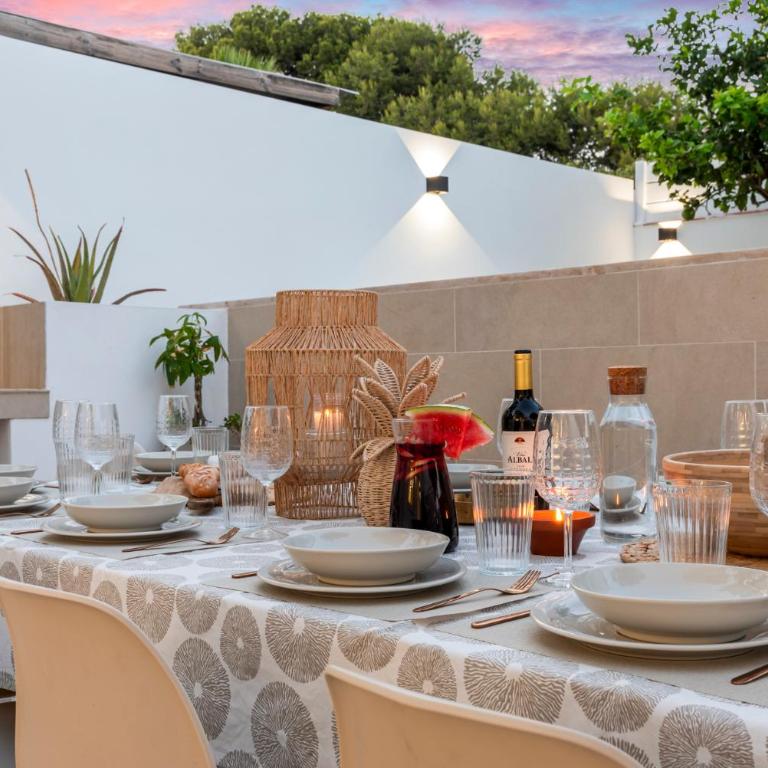 Benalmadena Beach Villa-Luxe new 5BR heated pool & BBQ kitchen at prime location near Puerto Marina & Beach - Villa Deluxe - 44