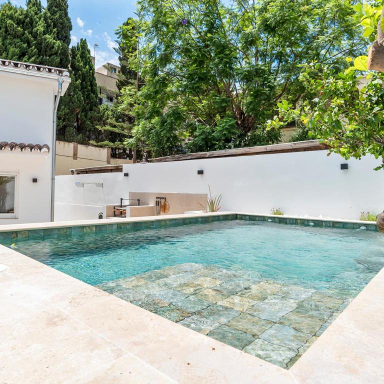 Benalmadena Beach Villa-Luxe new 5BR heated pool & BBQ kitchen at prime location near Puerto Marina & Beach - Villa Deluxe - 47