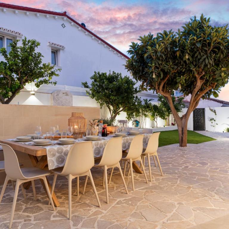 Benalmadena Beach Villa-Luxe new 5BR heated pool & BBQ kitchen at prime location near Puerto Marina & Beach - Villa Deluxe - 51