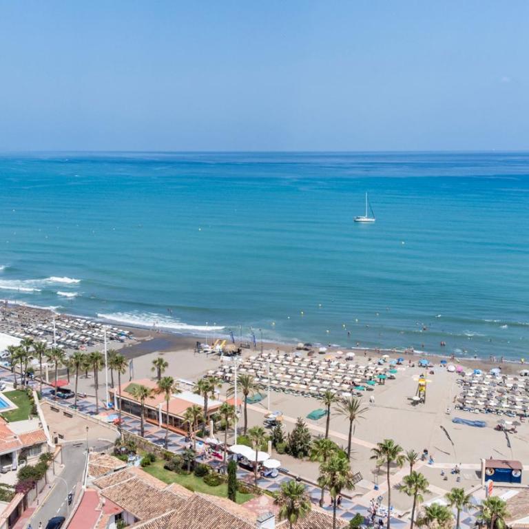 Benalmadena Beach Villa-Luxe new 5BR heated pool & BBQ kitchen at prime location near Puerto Marina & Beach - Villa Deluxe - 61