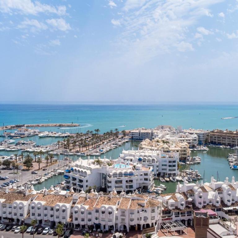 Benalmadena Beach Villa-Luxe new 5BR heated pool & BBQ kitchen at prime location near Puerto Marina & Beach - Villa Deluxe - 62