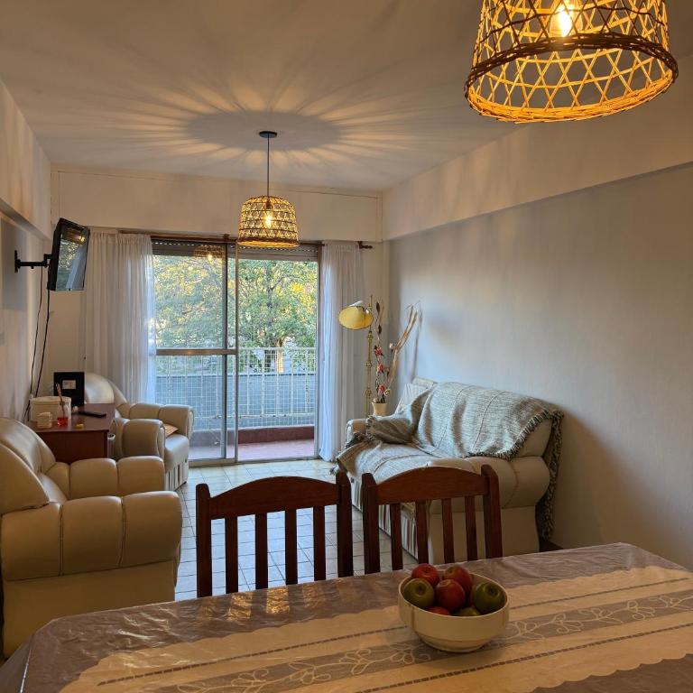 Dpto céntrico con vista al río - Apartamento de 2 dormitorios - 3