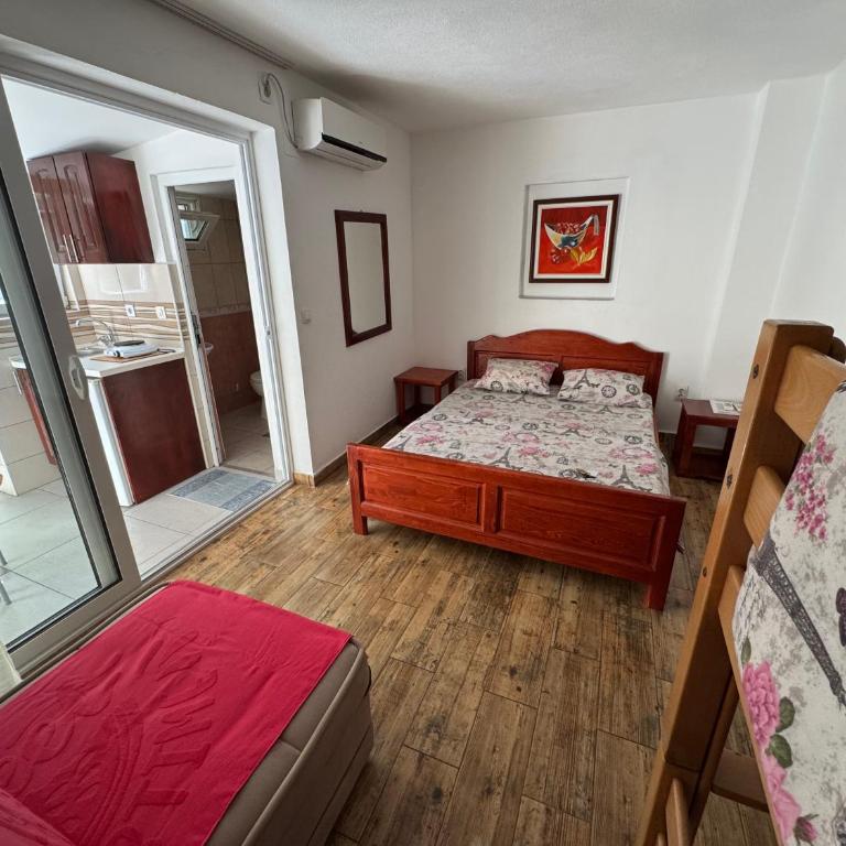 Apartments TRI SRCA - Studio sa Sofom na Izvlačenje - 2