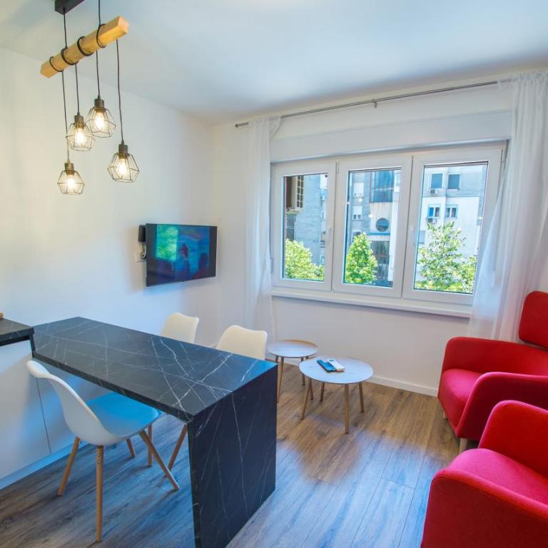 Apartment Dreaming In Color - Two-Bedroom Apartment with Balcony - 1