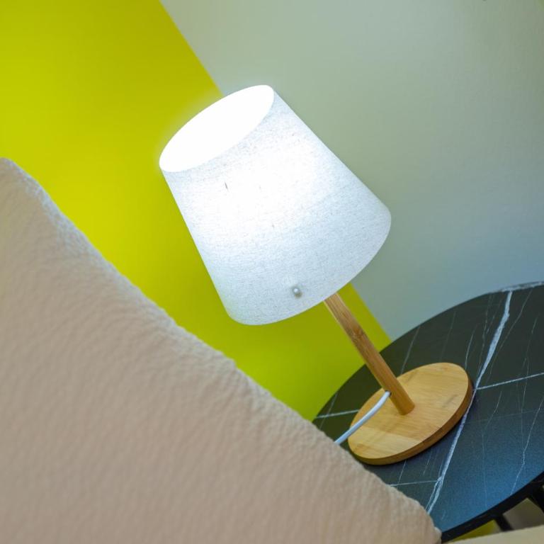 Apartment Dreaming In Color - Two-Bedroom Apartment with Balcony - 33