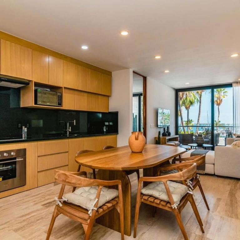 Central with sea view by Porto Vacanze at Laiva - Apartment - 4