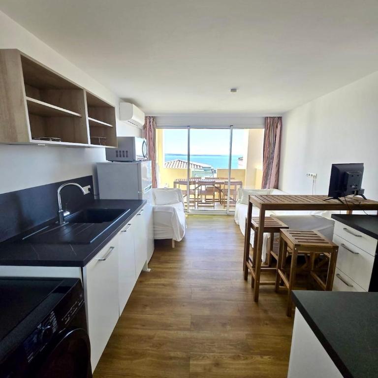 Ingres 158 - F3 vue mer Villa Francia - Appartement 2 Chambres - 1
