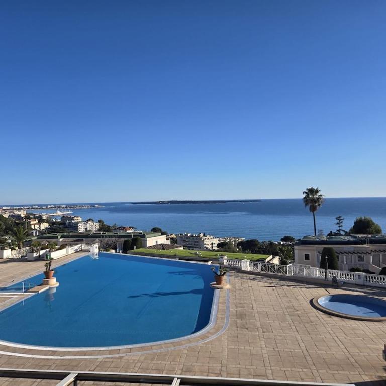 Ingres 158 - F3 vue mer Villa Francia - Appartement 2 Chambres - 11