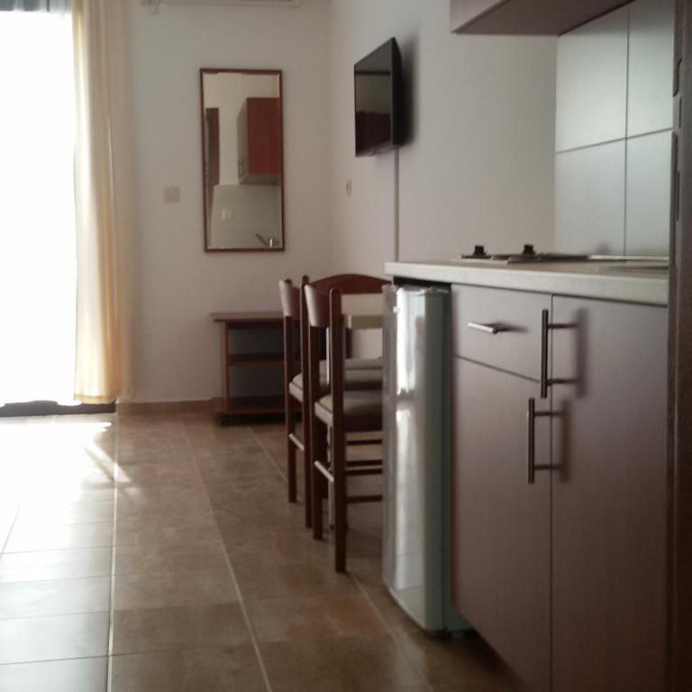 Studio Apartments 6 Palmi - Dvokrevetni Studio Apartman sa Zasebnim Krevetima i Balkonom - 7