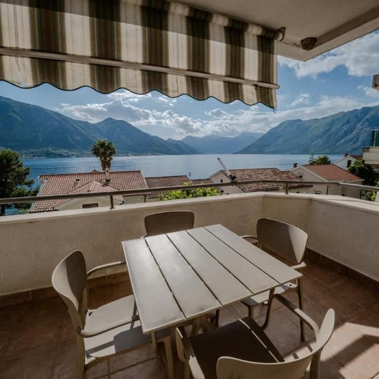 Amazing 2 BR Retreat with Kotor Bay View - Apartment - 2