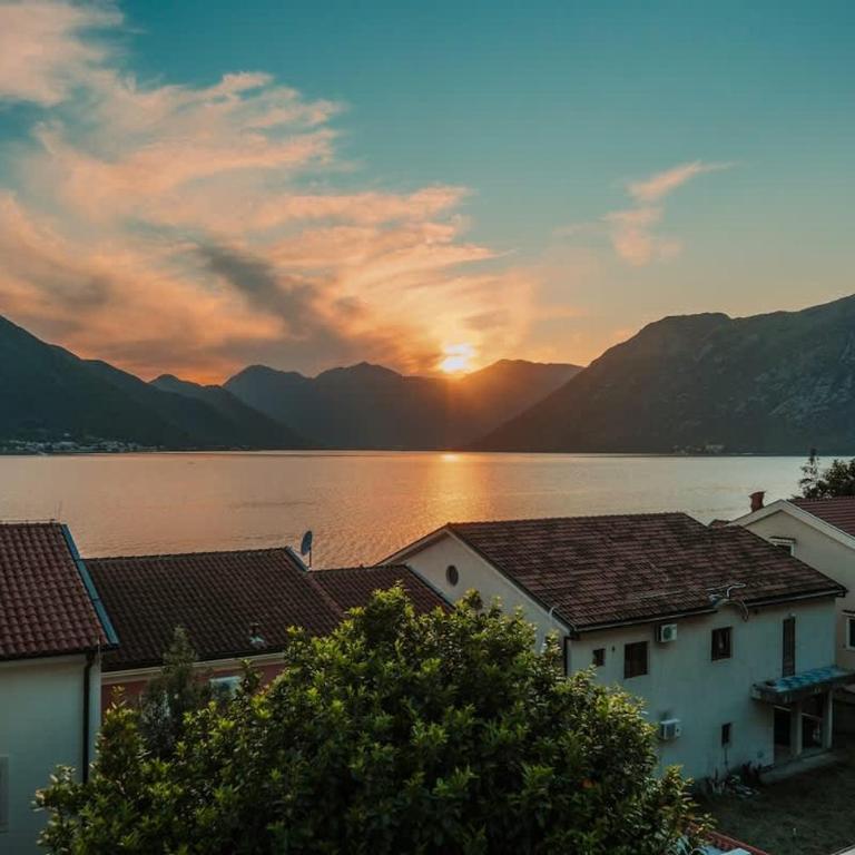 Amazing 2 BR Retreat with Kotor Bay View - Apartment - 37