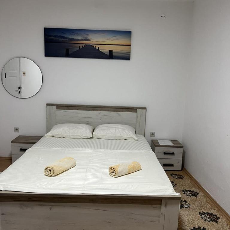 Centrum Apartman & Rooms - Double Room with Private Bathroom - 2