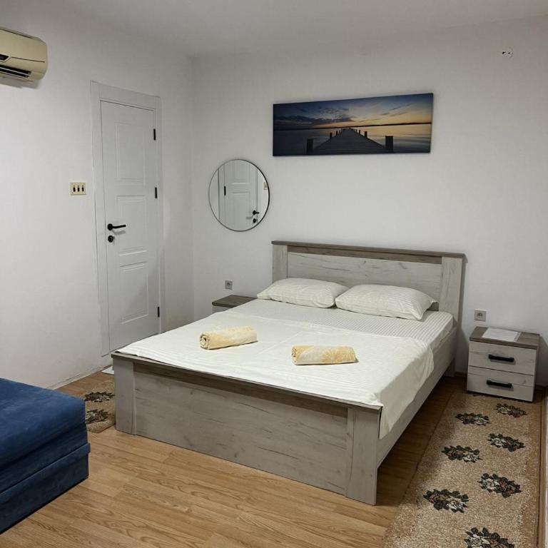 Centrum Apartman & Rooms - Double Room with Private Bathroom - 1