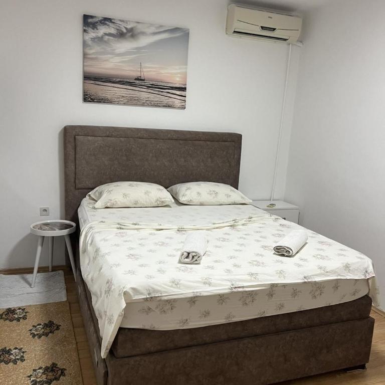 Centrum Apartman & Rooms - Double Room with Private Bathroom - 4