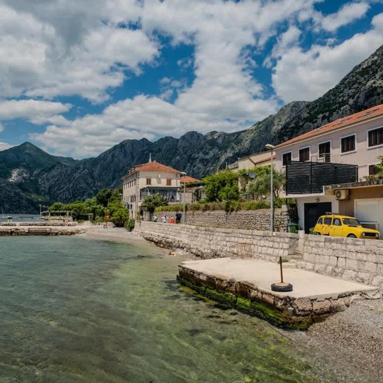 Amazing 2 BR Retreat with Kotor Bay View - Apartment - 56