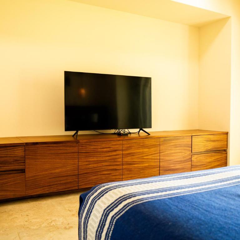 Luxurious 3-Bedroom Beachfront Villa in Marina Vallarta - Three-Bedroom Vacation Home - 14
