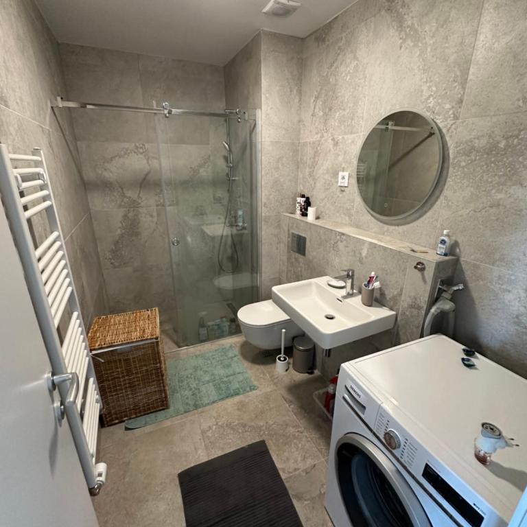 NBG Apartment - One-Bedroom Apartment - 10