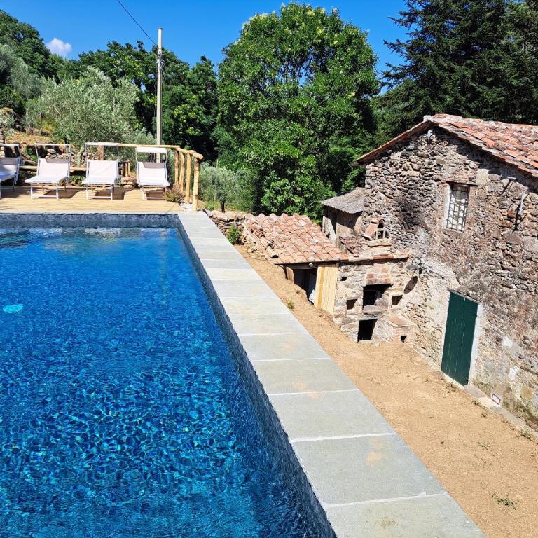 Borgo sulla Visona 7 camere piscina Lucca Toscana - Casa con 7 Camere da Letto - 8
