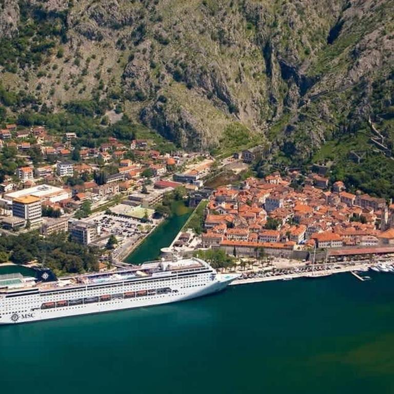 1bd Blue Paradise Apt in Tivat Center - Apartment - 41