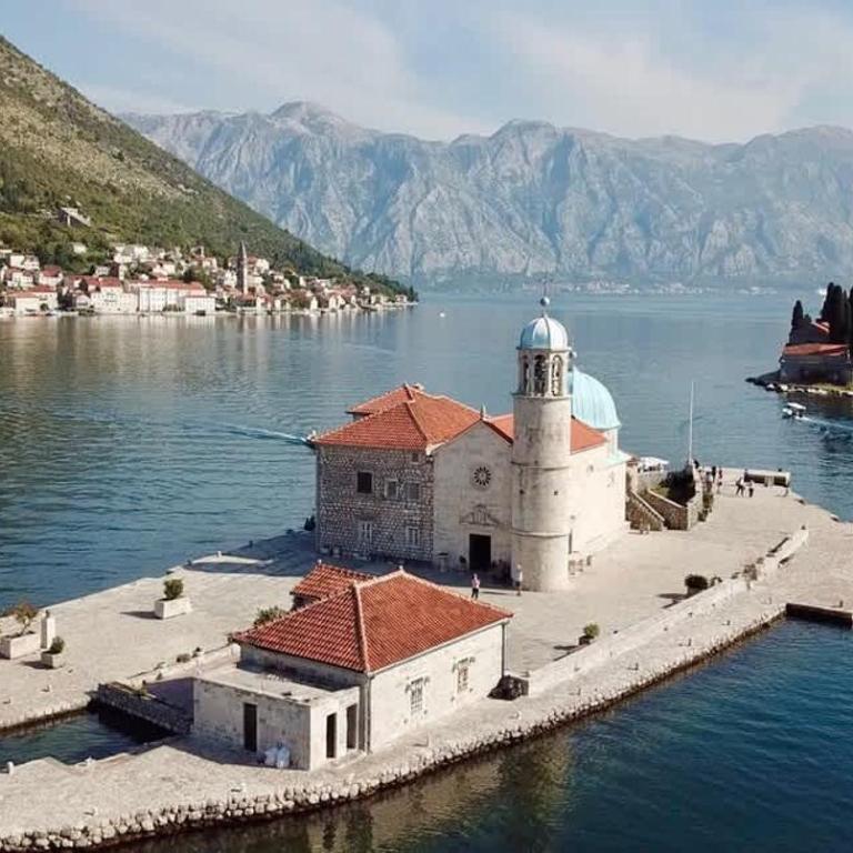 1bd Blue Paradise Apt in Tivat Center - Apartment - 44
