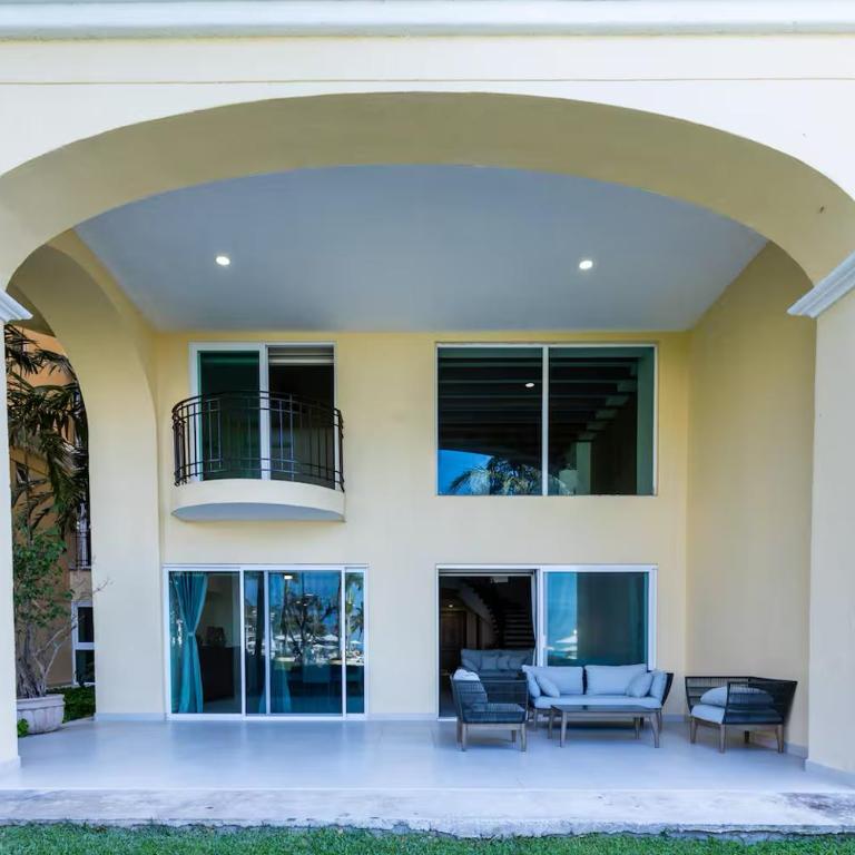 Luxurious 3-Bedroom Beachfront Villa in Marina Vallarta - Three-Bedroom Vacation Home - 45