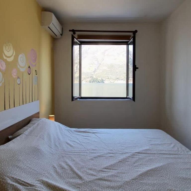 1bd Waterfront Apt w Perast Views - Apartment - 16