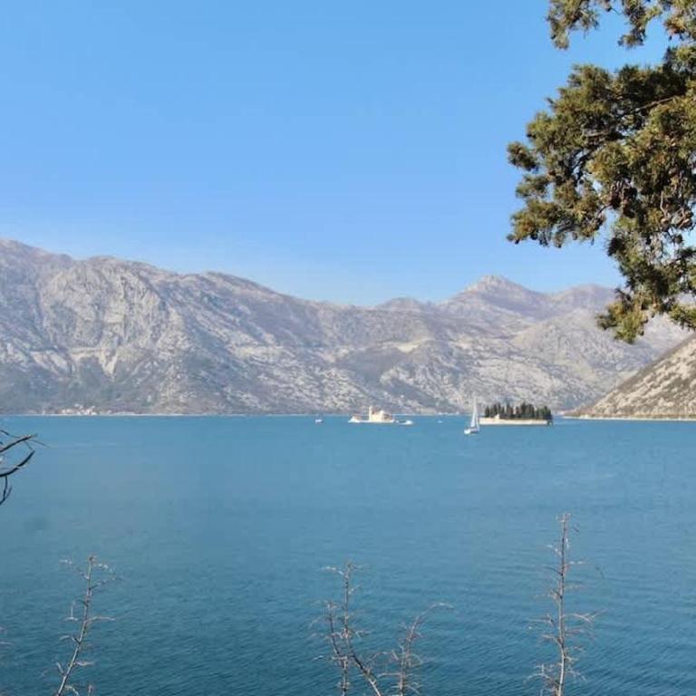 1bd Waterfront Apt w Perast Views - Apartment - 17