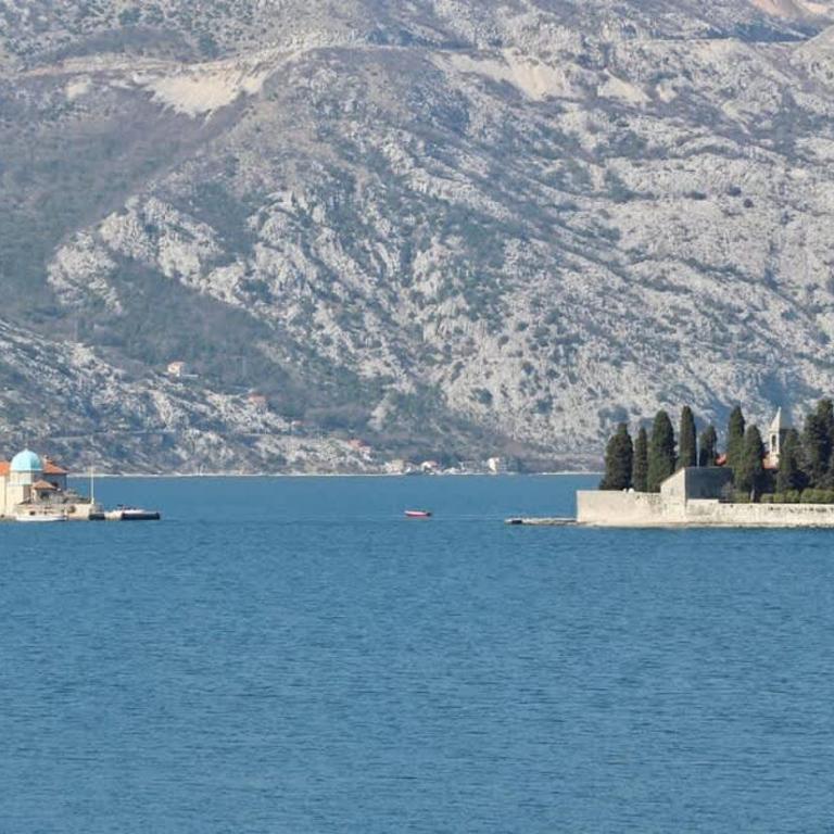 1bd Waterfront Apt w Perast Views - Apartment - 22