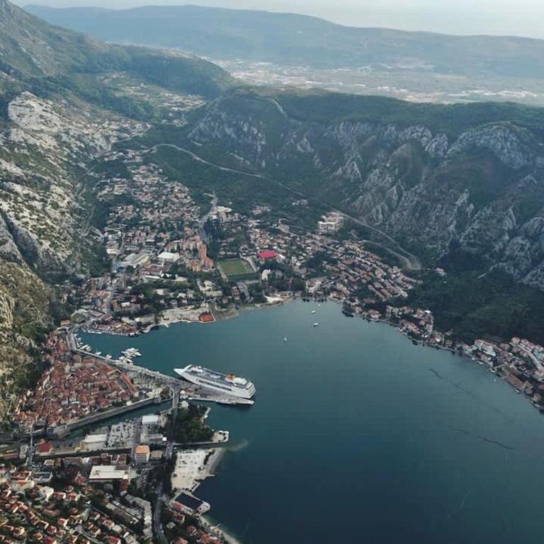 1bd Waterfront Apt w Perast Views - Apartment - 38