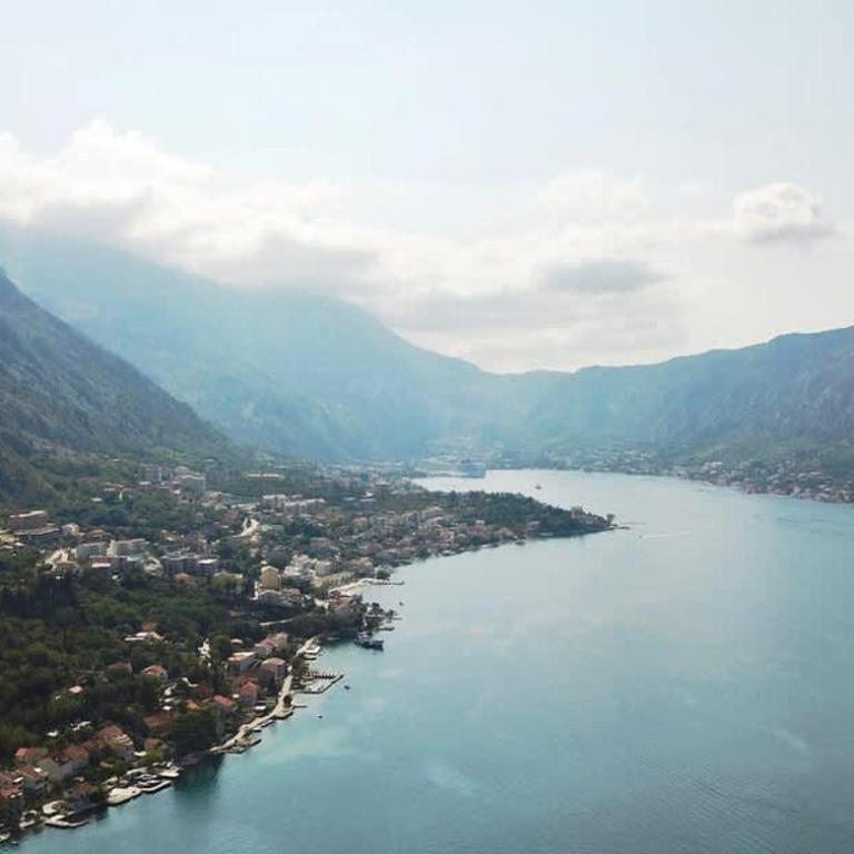 1bd Waterfront Apt w Perast Views - Apartment - 42