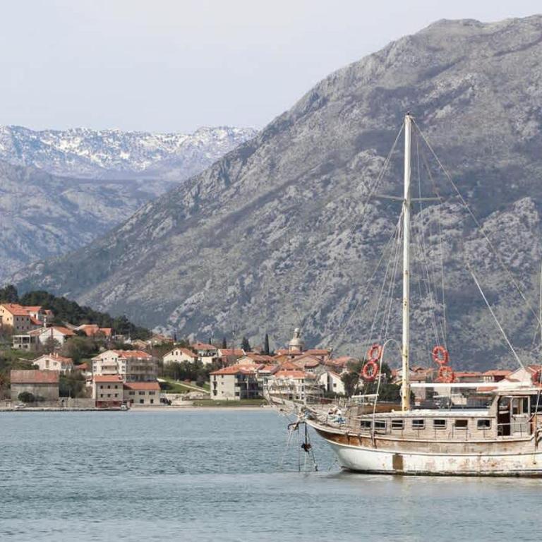 1bd Waterfront Apt w Perast Views - Apartment - 51