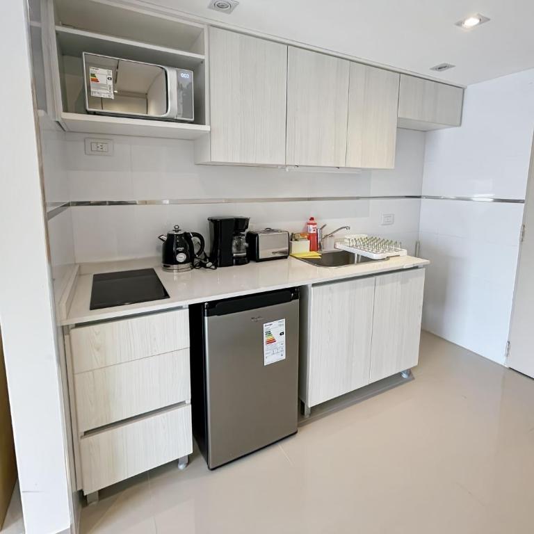 Studio Luxury Balcony Pool - Apartamento - 13