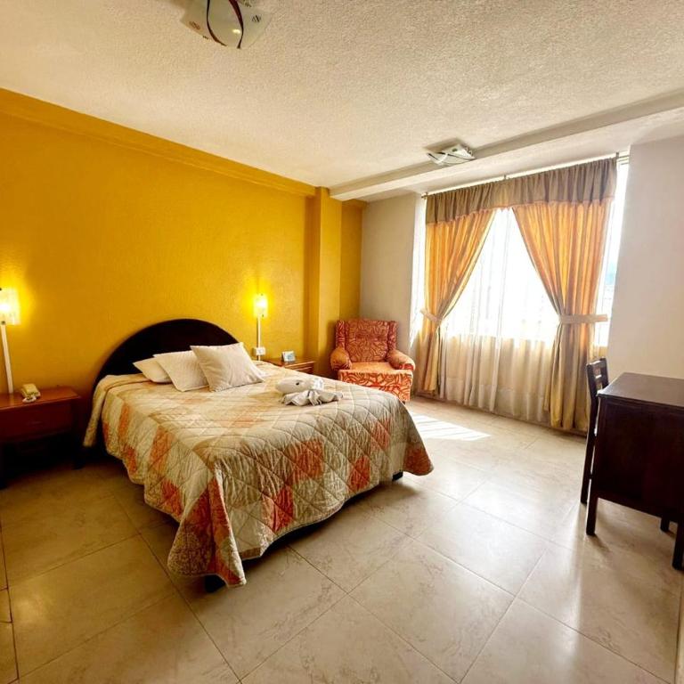 Royal Ruiz - Large Single Room - 1