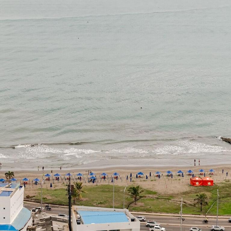 Apto Luxury Cartagena 7 minutos a pie de la playa - Three-Bedroom Apartment - 39