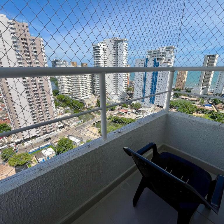 Apto Luxury Cartagena 7 minutos a pie de la playa - Three-Bedroom Apartment - 14