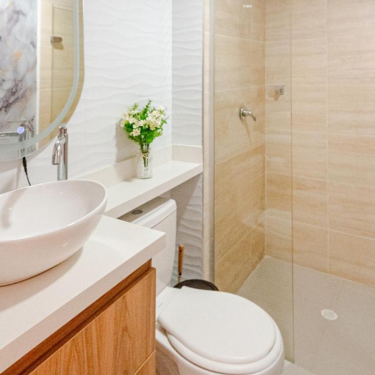 Apto Luxury Cartagena 7 minutos a pie de la playa - Three-Bedroom Apartment - 21