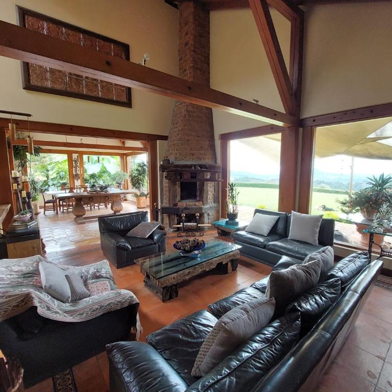 Casa de Campo, La Suiza in La Ceja, Antioquia - Casa de 5 dormitorios - 4