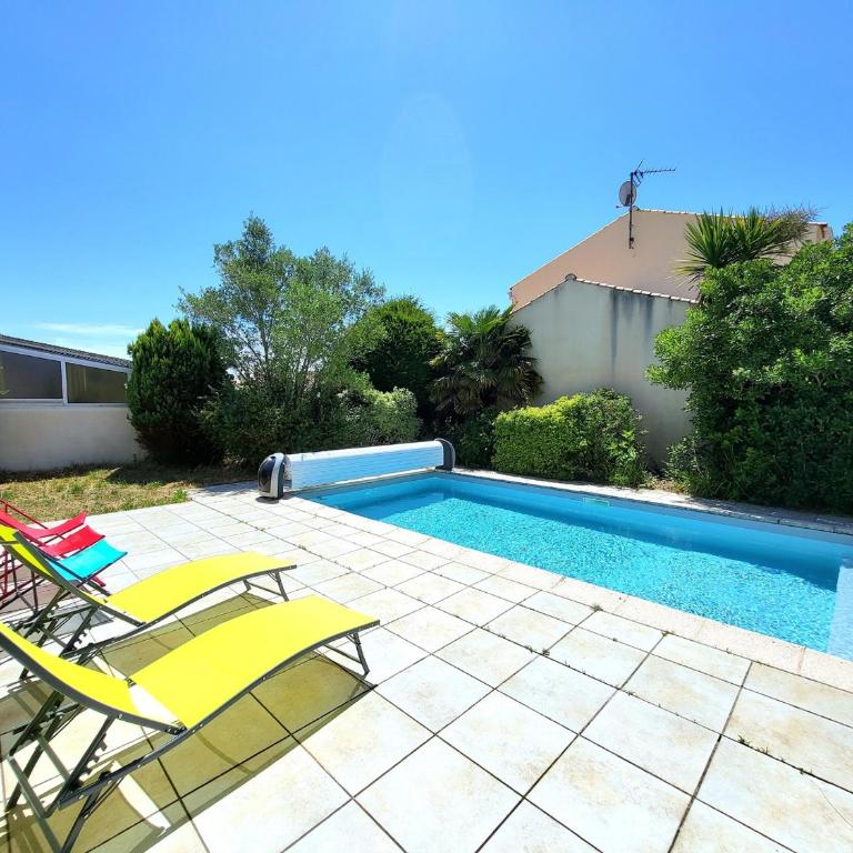 AGREABLE MAISON 2 CHAMBRES AVEC PISICINE ET STATIONNEMENT DANS UN QUARTIER CALME - FR-1-92-947 - Maison de Vacances - 12