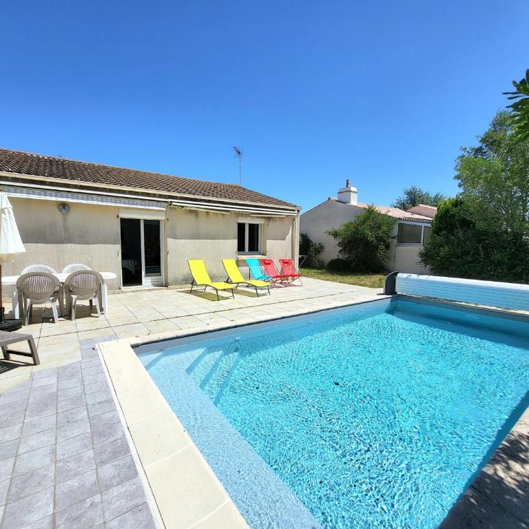 AGREABLE MAISON 2 CHAMBRES AVEC PISICINE ET STATIONNEMENT DANS UN QUARTIER CALME - FR-1-92-947 - Maison de Vacances - 14