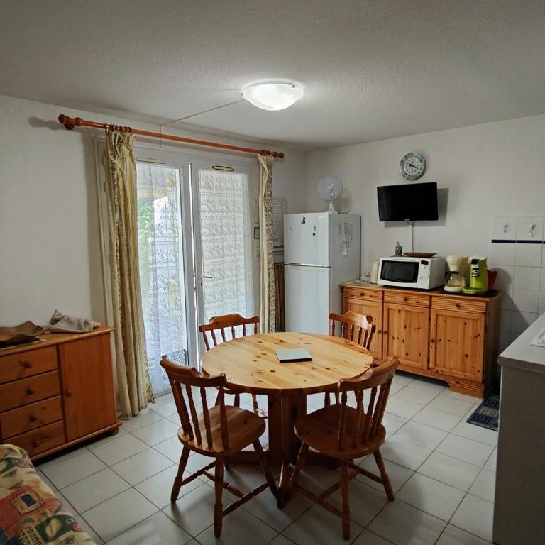 Pavillon 6 pers, à 70m plage, 2 chambres, parking - FR-1-781-58 - Vacation Home - 12
