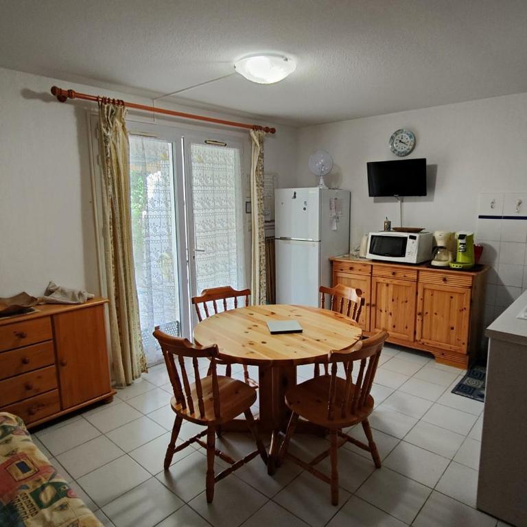 Pavillon 6 pers, à 70m plage, 2 chambres, parking - FR-1-781-58 - Vacation Home - 13