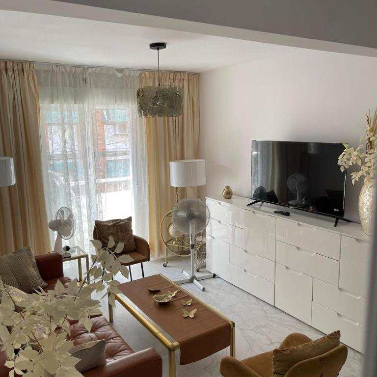 New - My holiday home with patio in Alicante - Two-Bedroom Apartment - 18