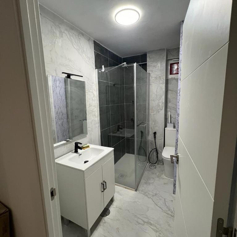 New - My holiday home with patio in Alicante - Two-Bedroom Apartment - 19
