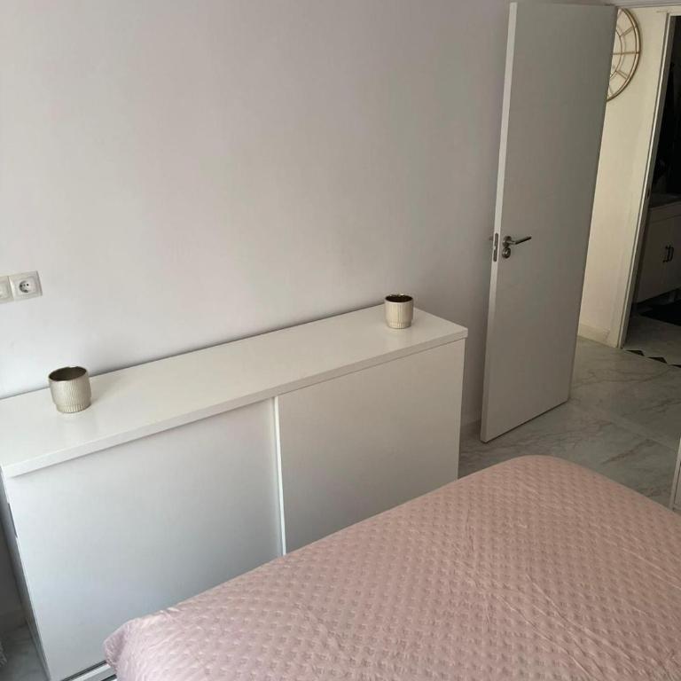 New - My holiday home with patio in Alicante - Two-Bedroom Apartment - 24