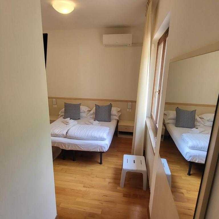 Villa Josefine Lake Front beach and Pool - Camera Matrimoniale Budget - 1