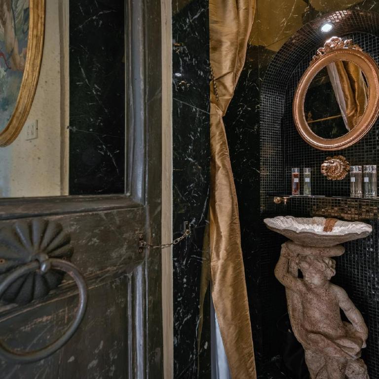 Residenze d'Epoca Palazzo Coli Bizzarrini - Imperial Suite - 16