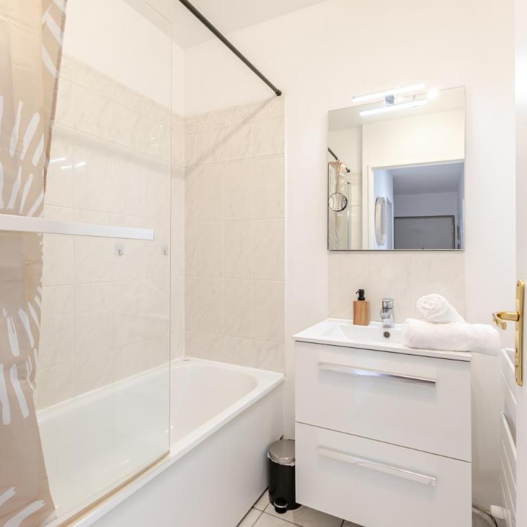 Le Chaleureux - 5' Disney - 3' Val d'Europe - Parking Free - Appartamento con 2 Camere da Letto - 18