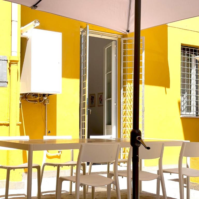 Domus Mazzini Pisa Centro - 6 Ospiti, 2 Bagni, 3 Camere, Patio Privato - 5 minuti dalla Stazione Treni - Appartamento con 3 Camere da Letto - 12